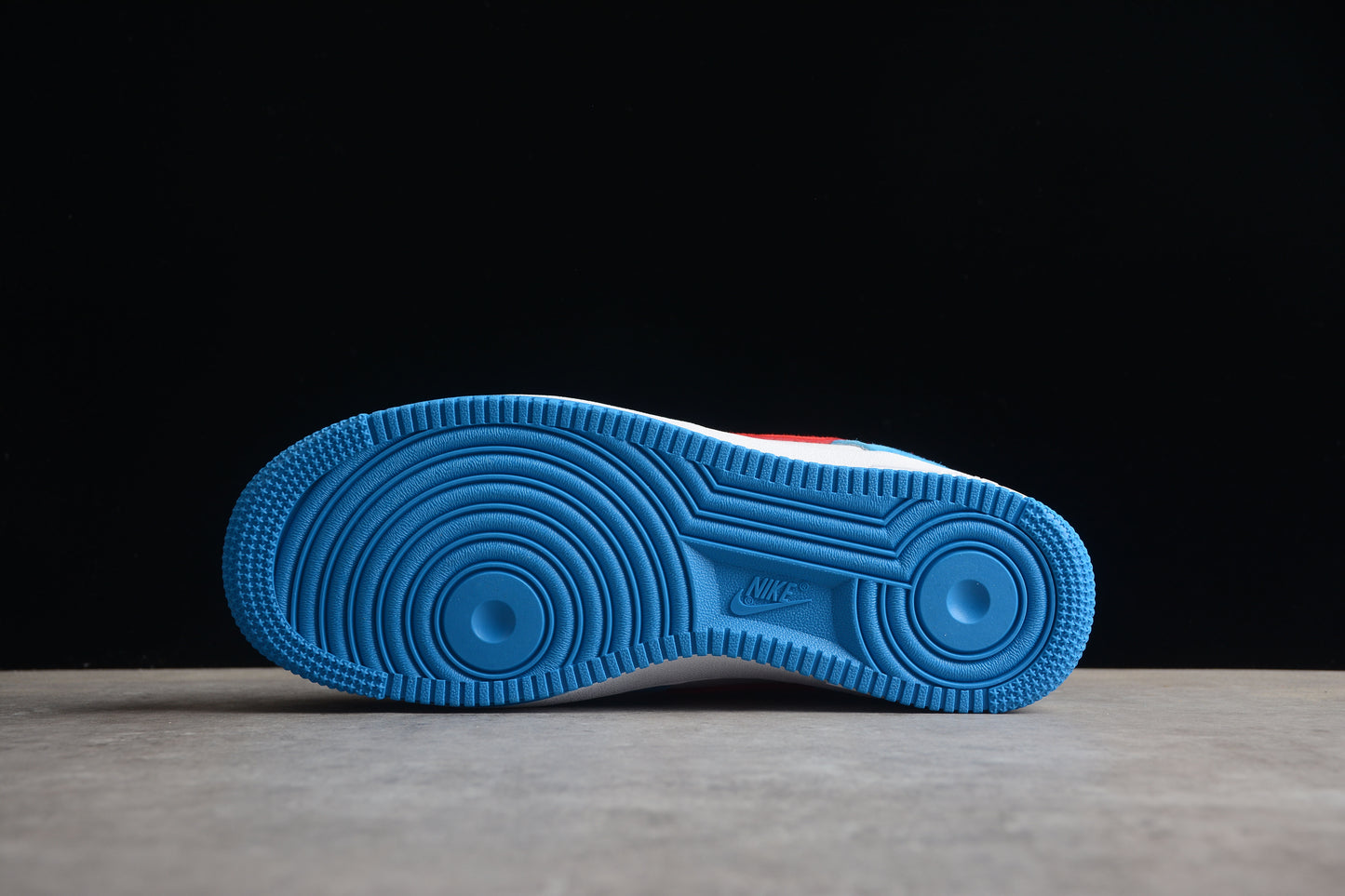 Nike Air Force 1 Low '07 LV8 "Doraemon"