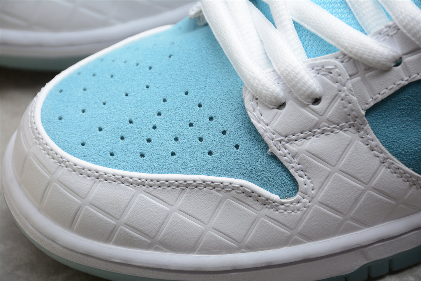 Nike SB Dunk Low FTC "Lagoon Pulse"