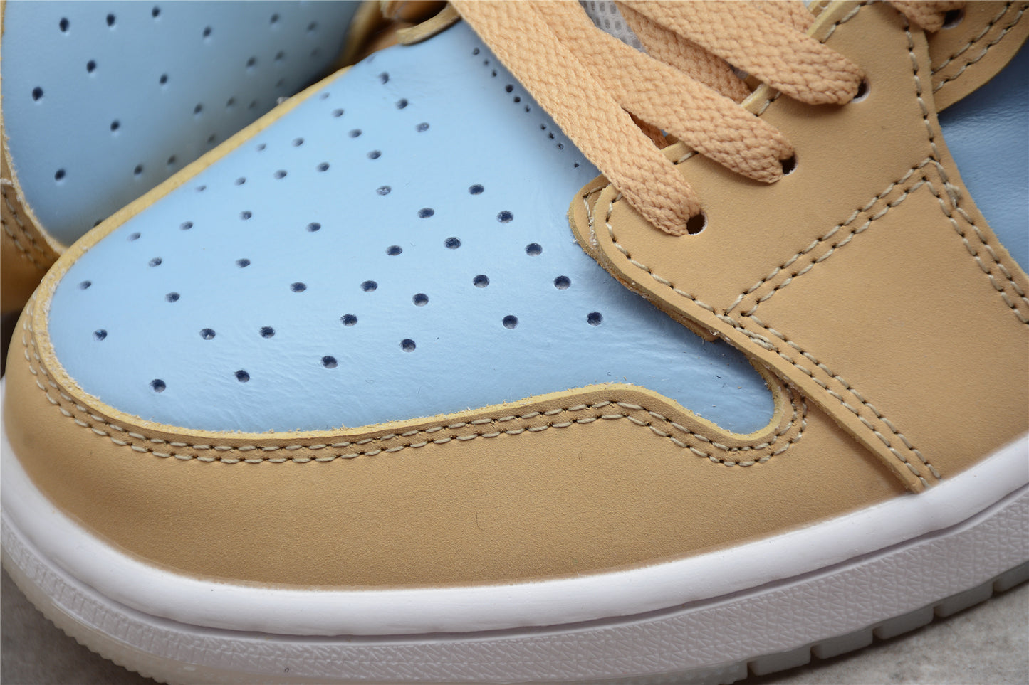 Air Jordan 1 Zoom CMFT "Psychic Blue"
