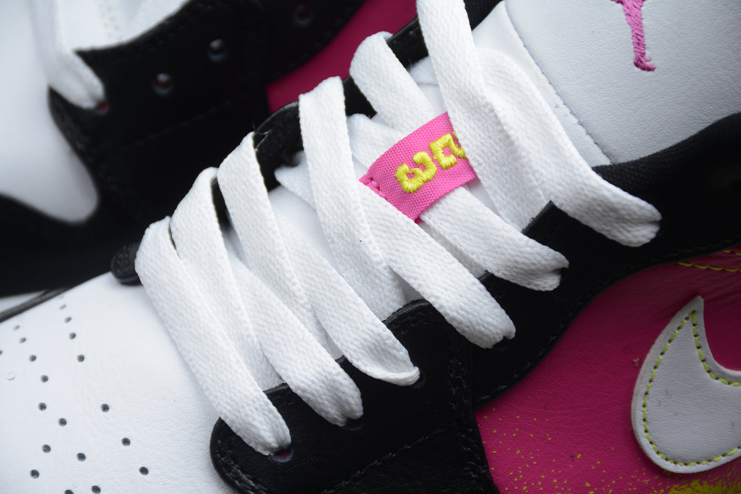 Nike Air Jordan 1 Low SE "Spray Paint"