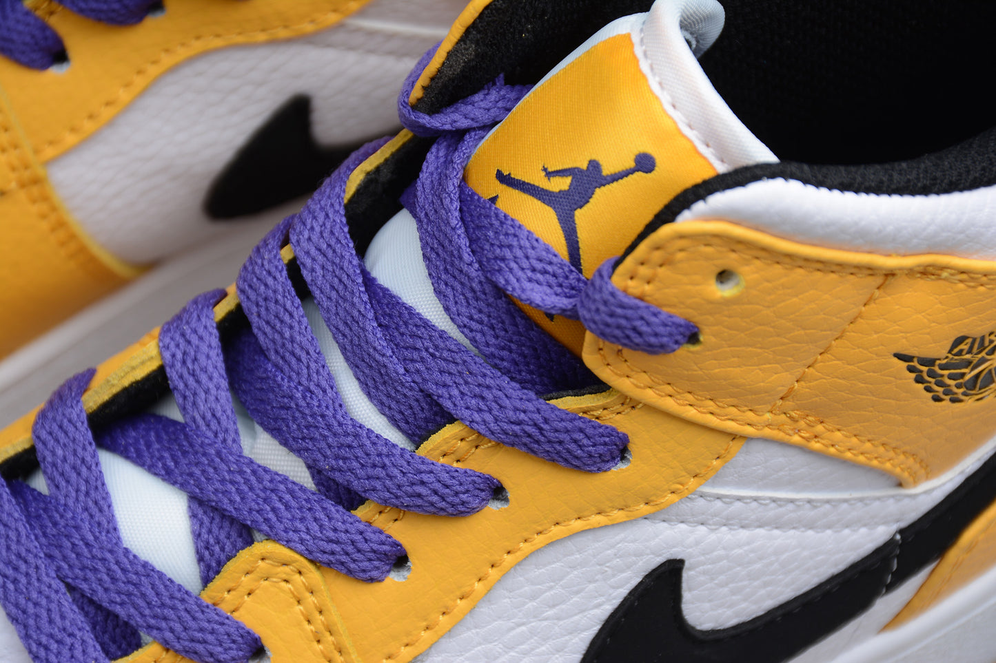 Nike Air Jordan 1 Mid "Lakers" BQ6931-700