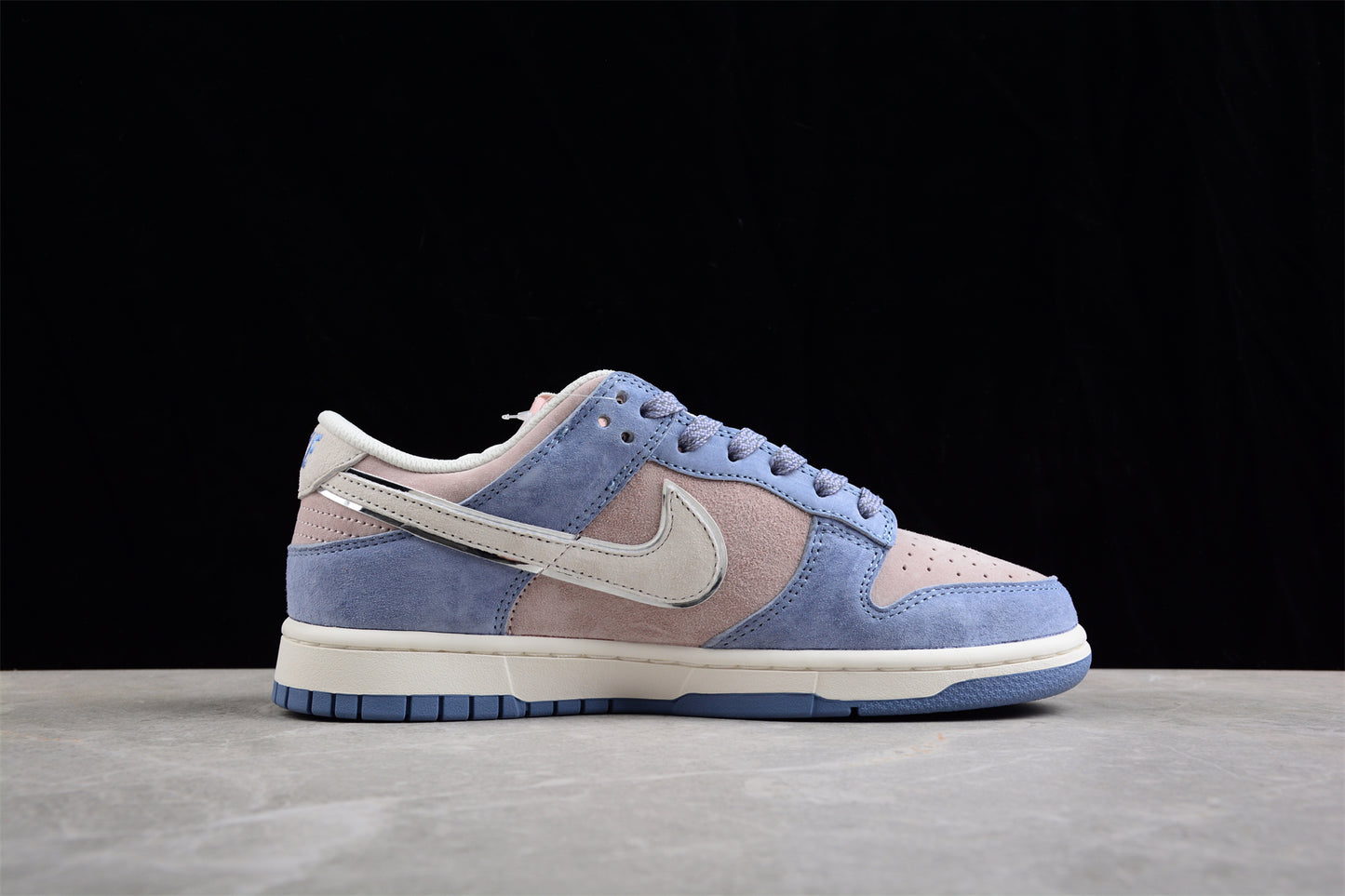 Nike SB Dunk x Otomo Katsuhiro “Purple”