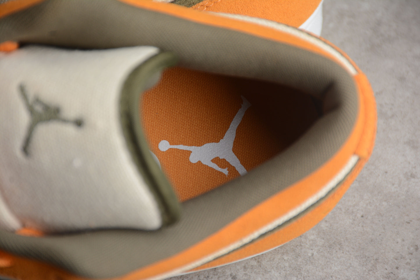 Air Jordan 1 Low SE "Light Curry"