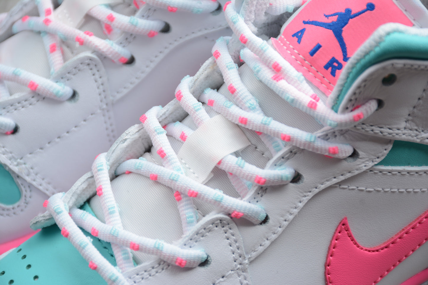 Air Jordan 1 Mid GS "Digital Pink"