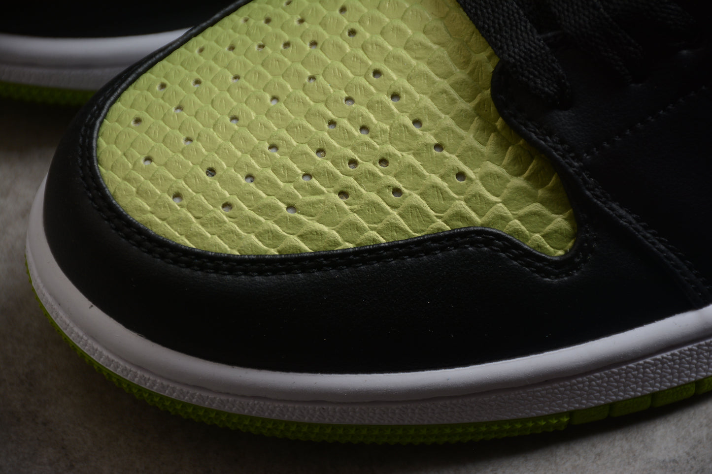 Air Jordan 1 Low SE "Vivid Green Snakeskin" - Best Reps Website 2025