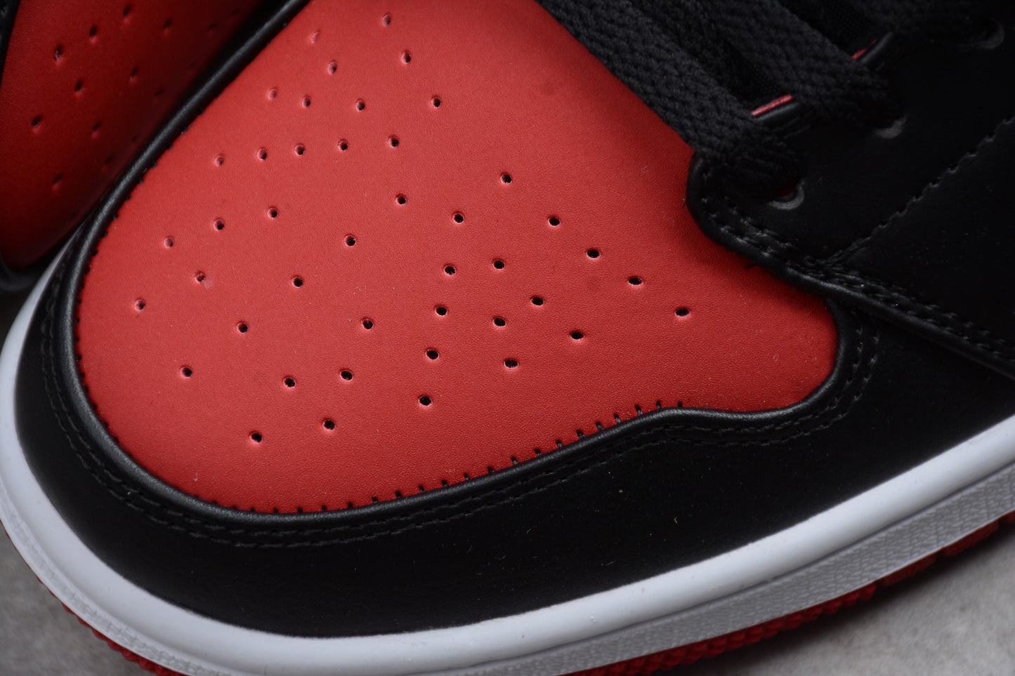 Air Jordan 1 Mid "Reverse Bred" - Best Reps Website 2025