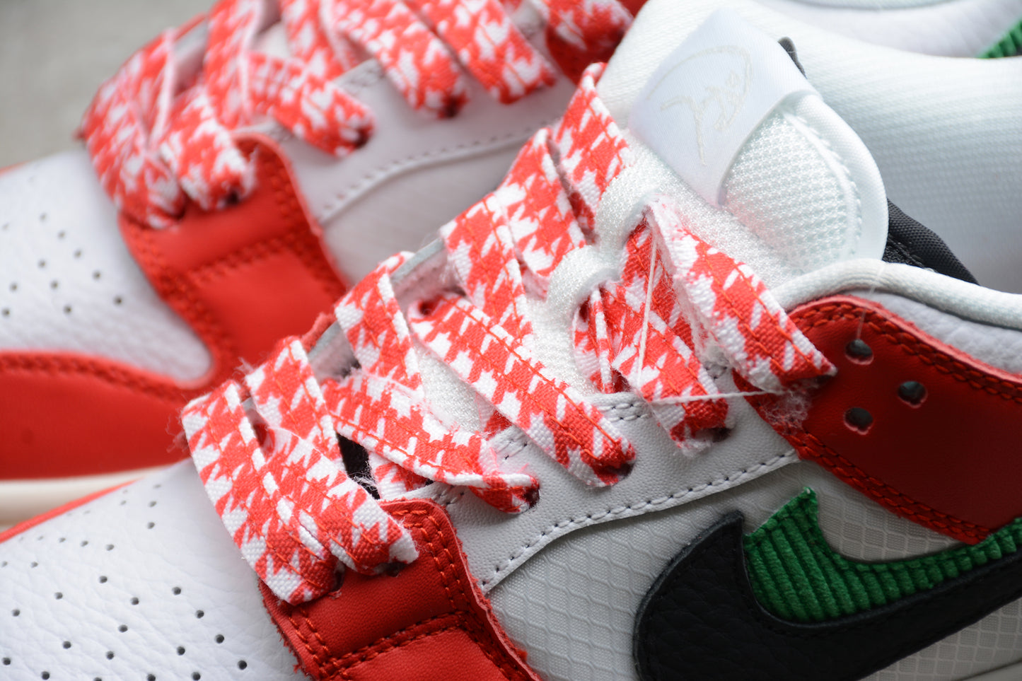 Frame Skate x Nike SB Dunk Low “Habibi”
