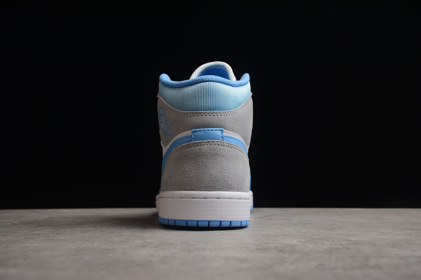 Air Jordan 1 Mid "University Blue Grey"