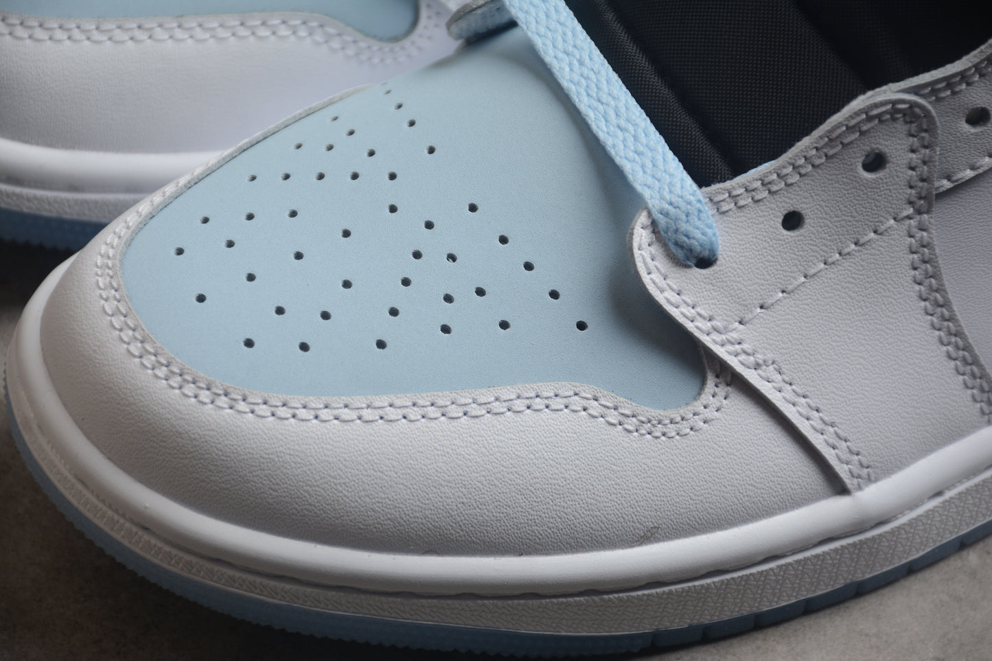 Nike Air Jordan 1 Mid SE "White Ice Blue Black UNC" GS - Best Reps Website 2025