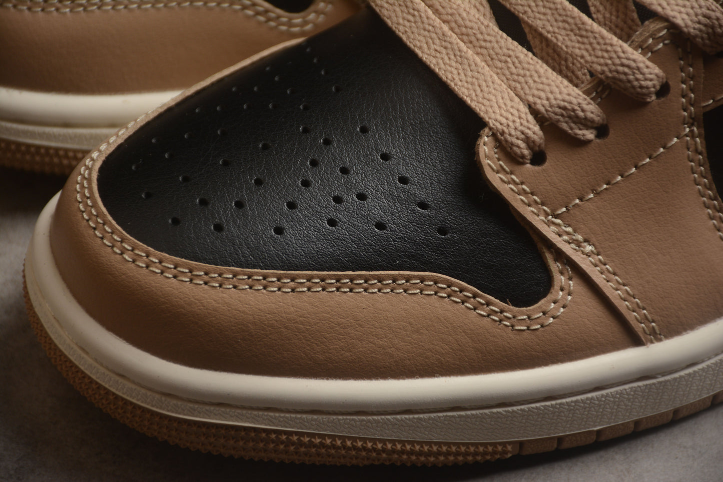 Air Jordan 1 Low "Desert"