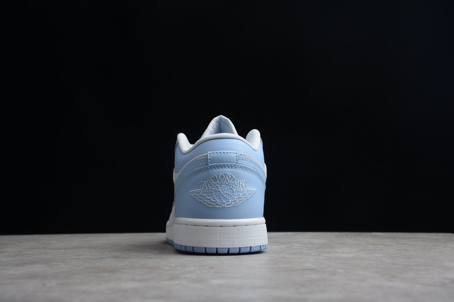 Nike Air Jordan 1 Low W "Football Grey Aluminum"