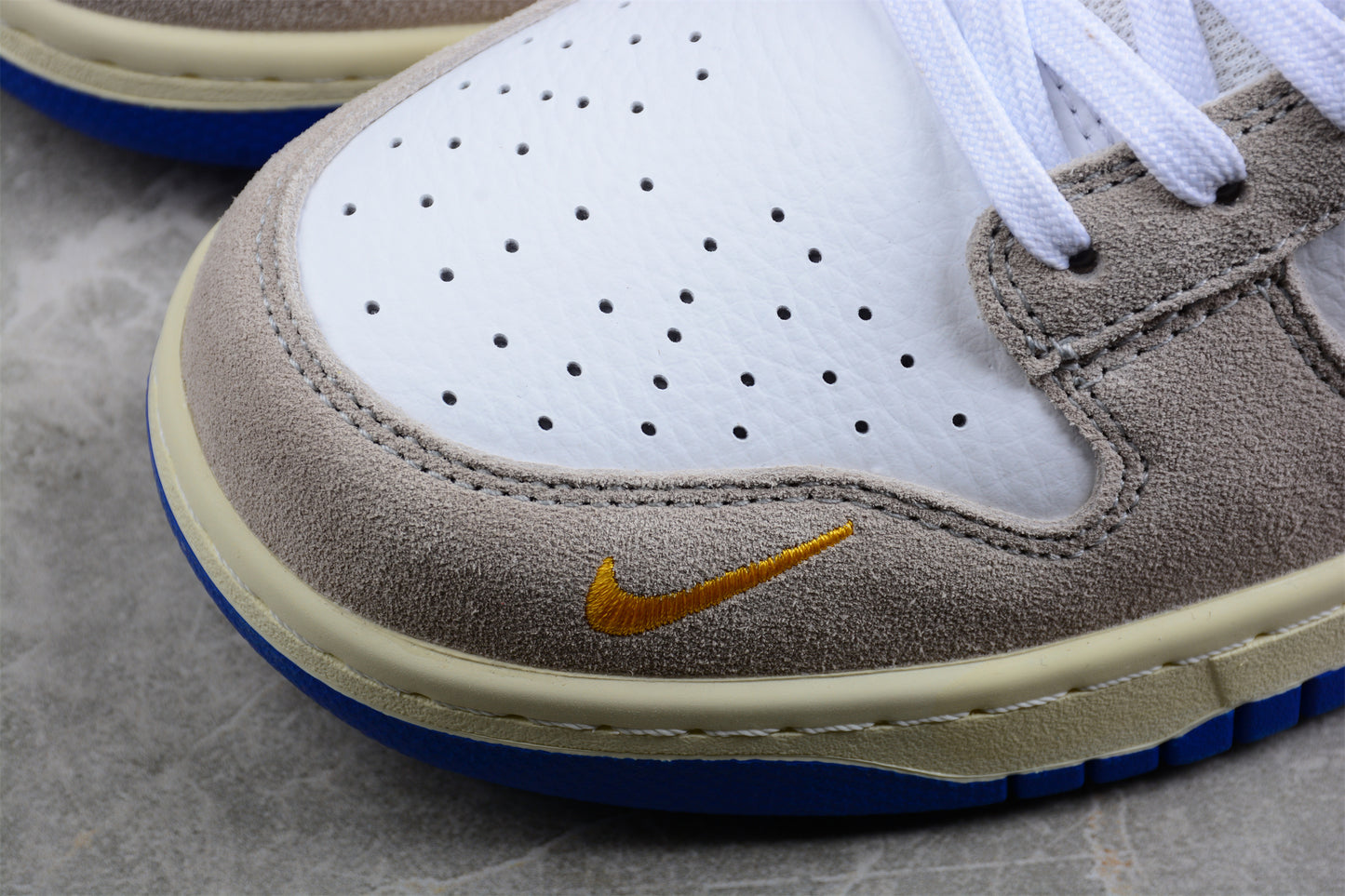 Nike SB Dunk Low Pro "Matte Silver Varsity Royal"