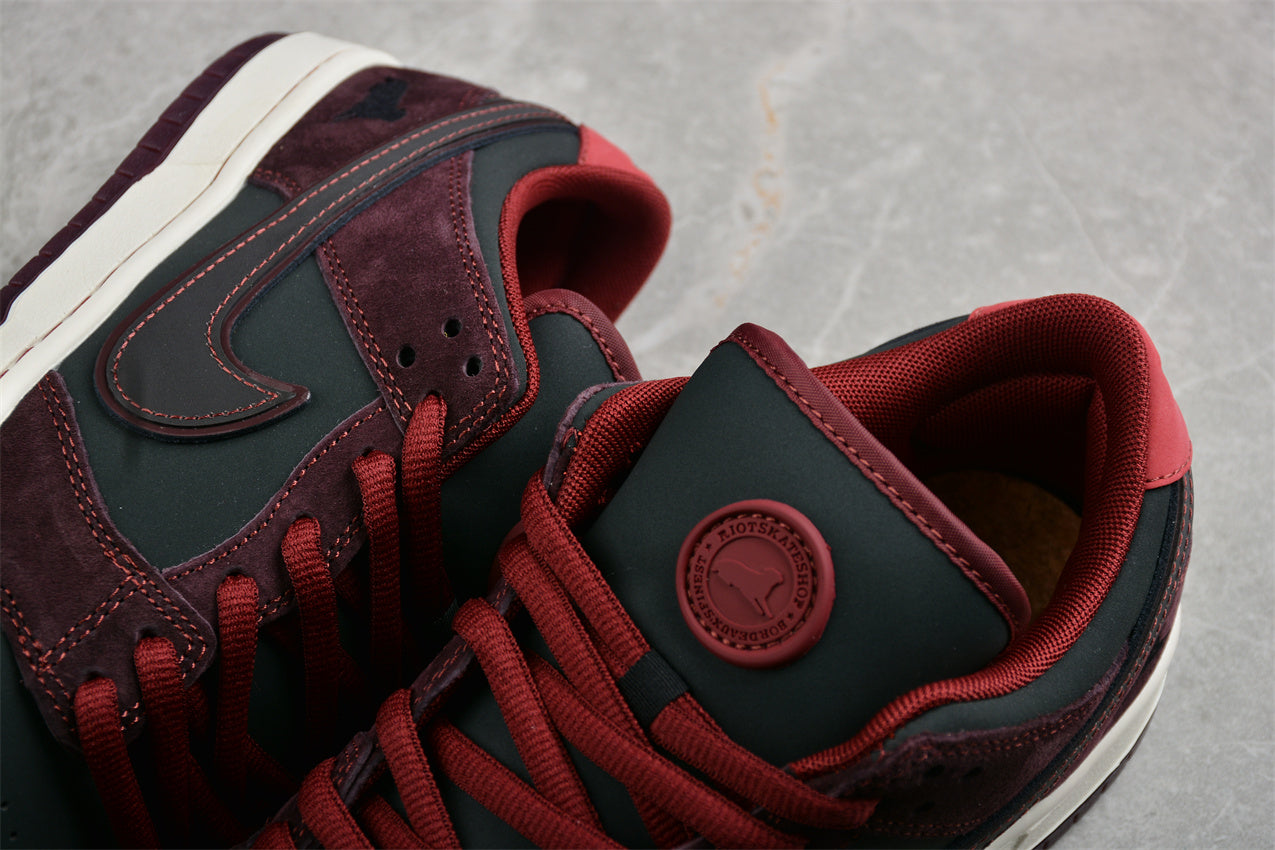 Riot Skateshop x Nike SB Dunk Low
