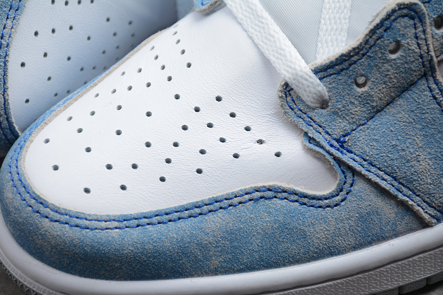 Air Jordan 1 Retro High OG "Hyper Royal" - Best Reps Website 2025