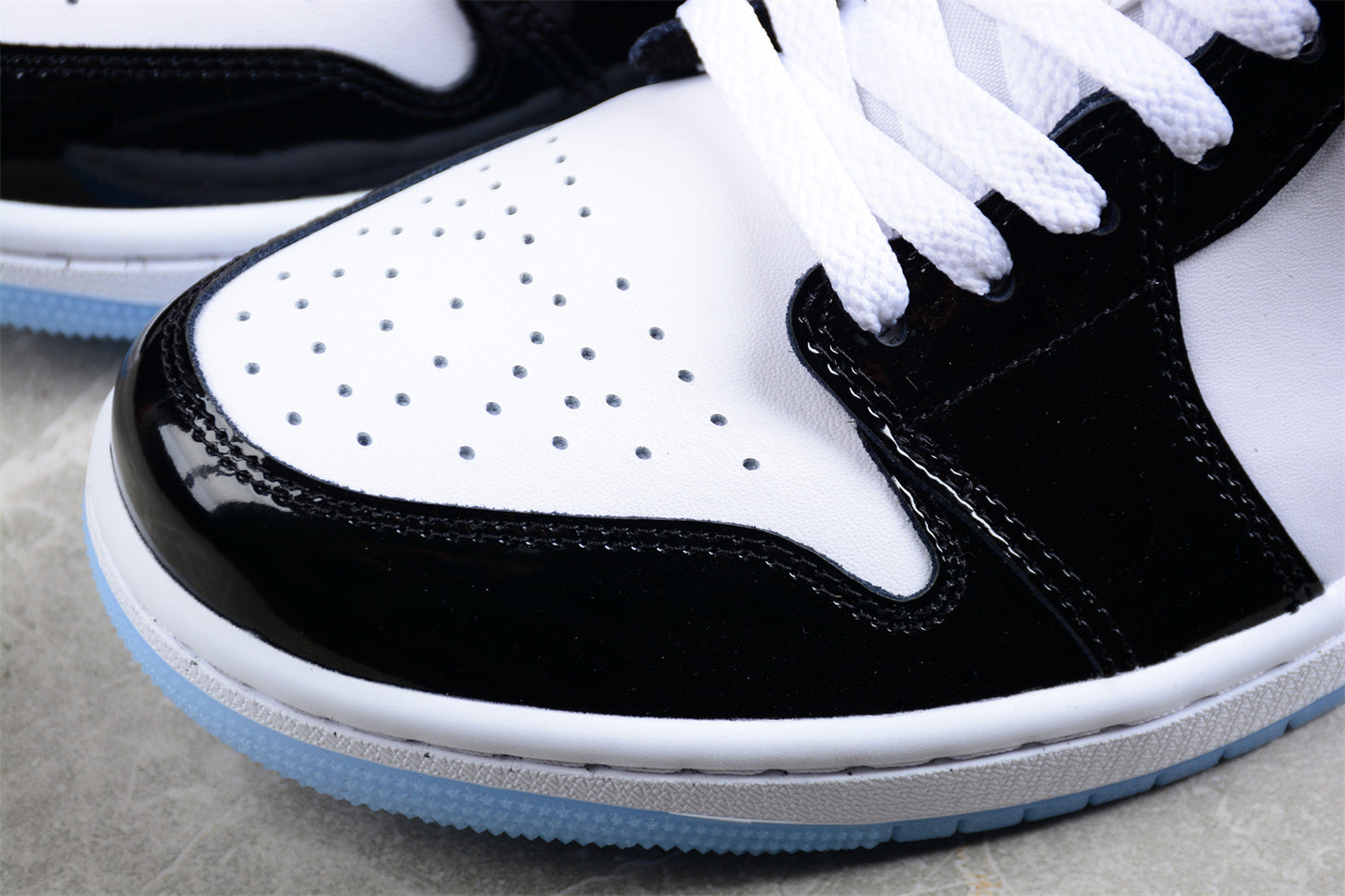 Nike Air Jordan 1 Low SE "Concord"
