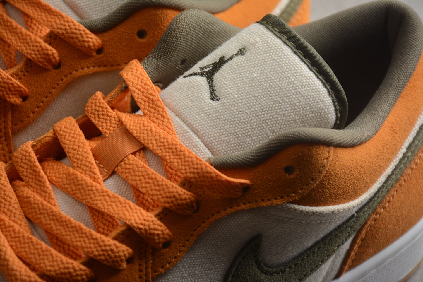 Air Jordan 1 Low SE "Light Curry"