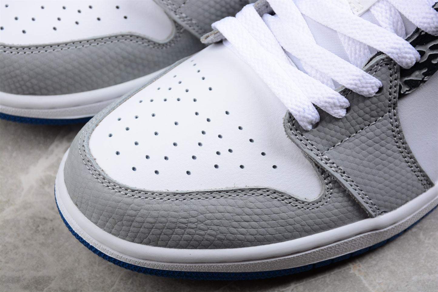 Air Jordan 1 Low "Light Smoke Grey & Dark Marina Blue"