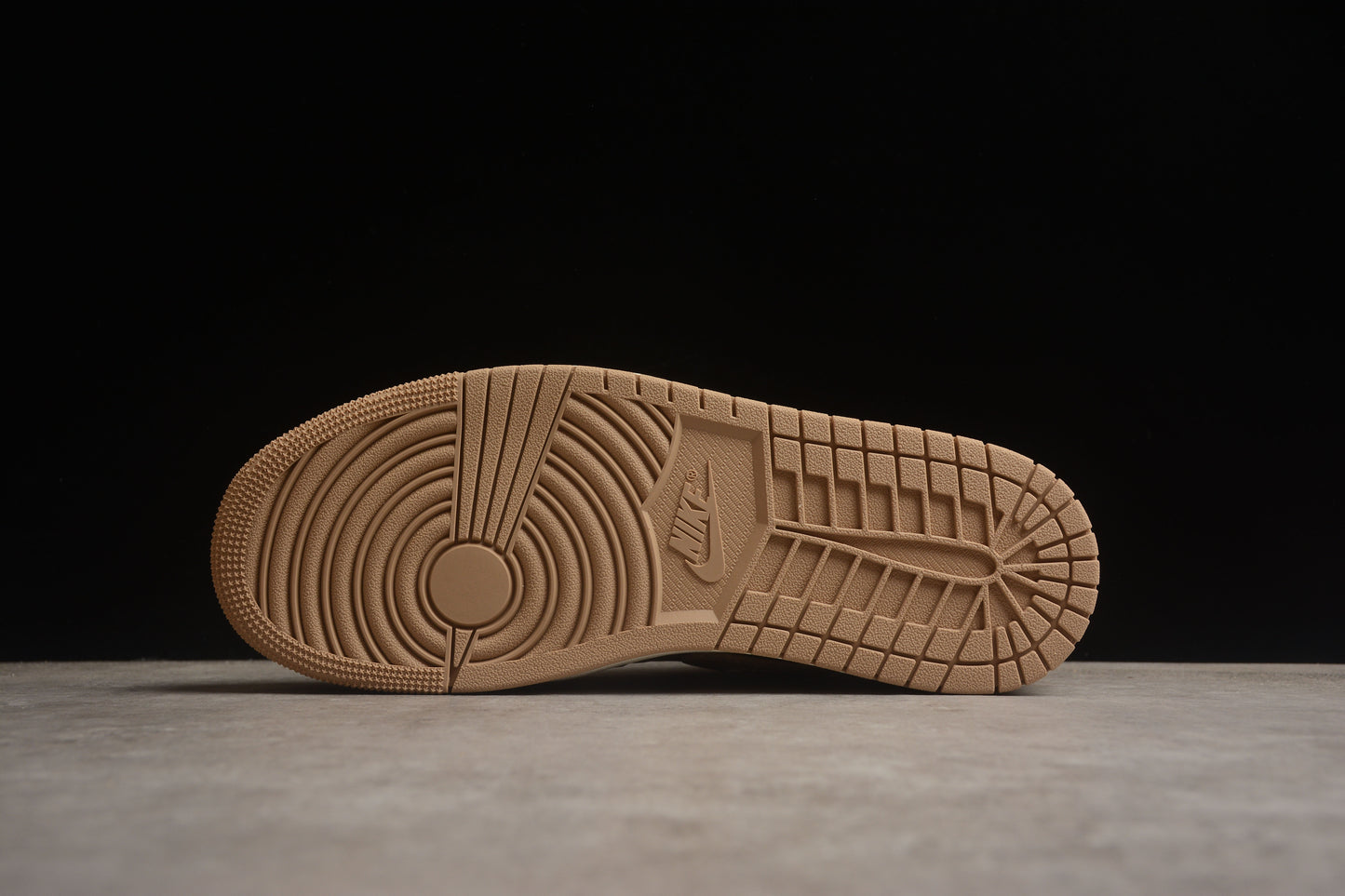 Air Jordan 1 Low "Desert"