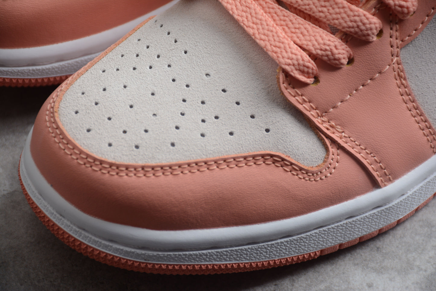 Air Jordan 1 Low "Light Madder Root"