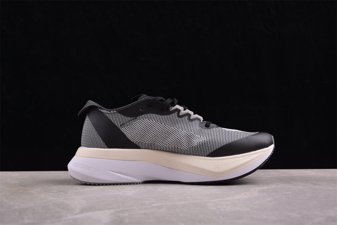 Adidas Adizero Boston 12 Low in Black/White