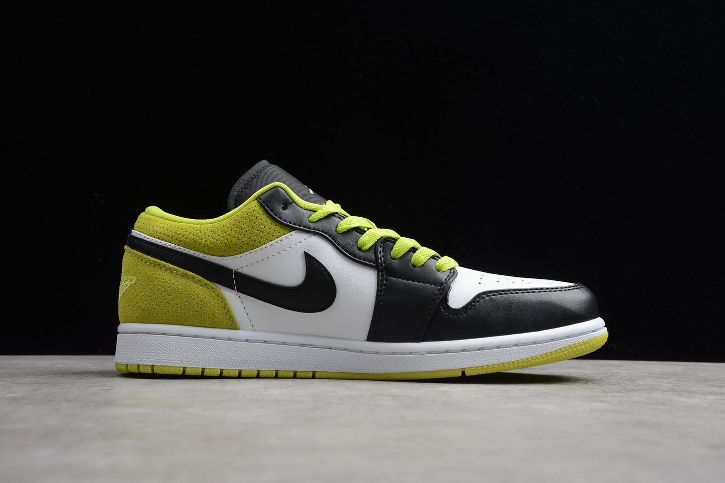 Air Jordan 1 Low "Cyber Green"