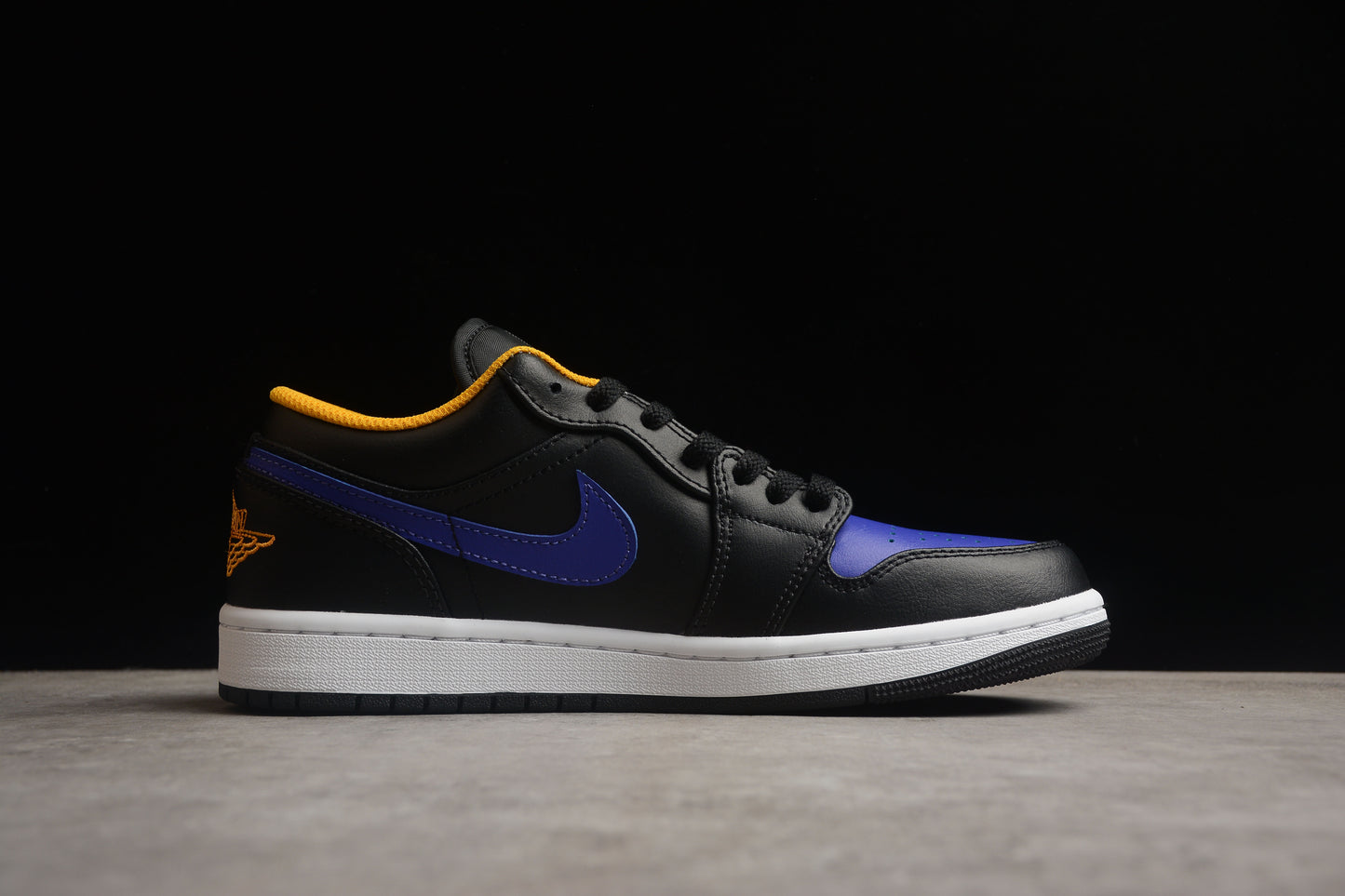 Air Jordan 1 Low "Dark Concord"