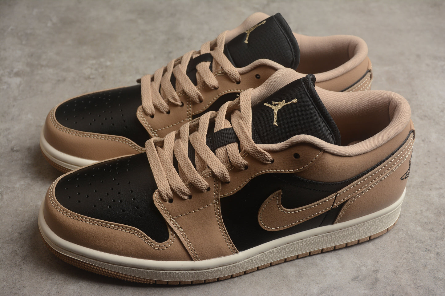 Air Jordan 1 Low "Desert"
