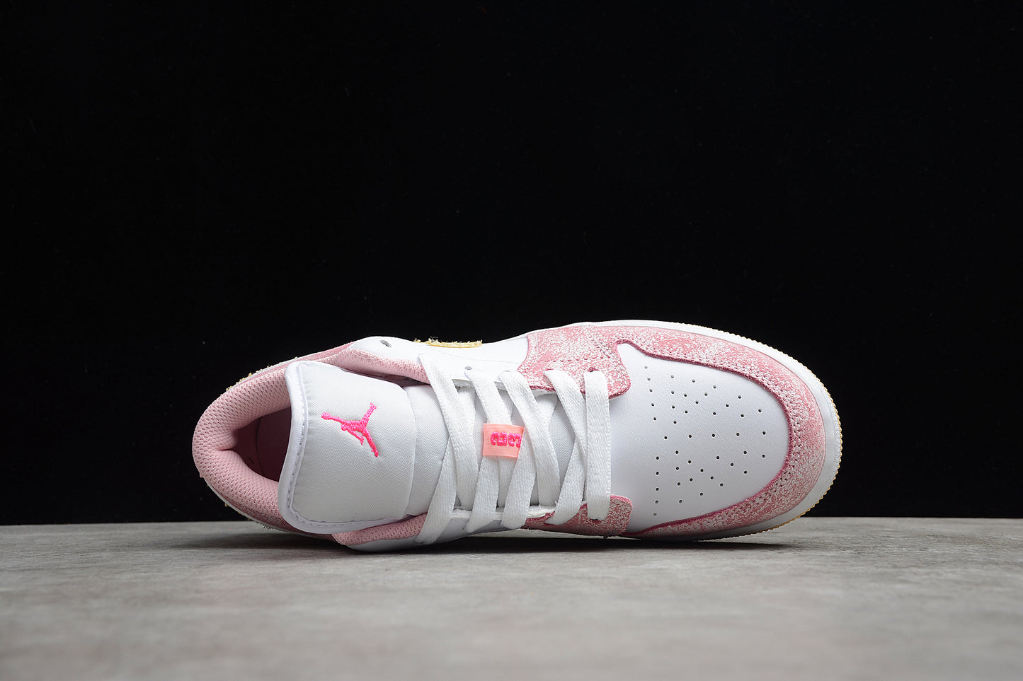 Air Jordan 1 Low GS "Strawberry Ice Cream"