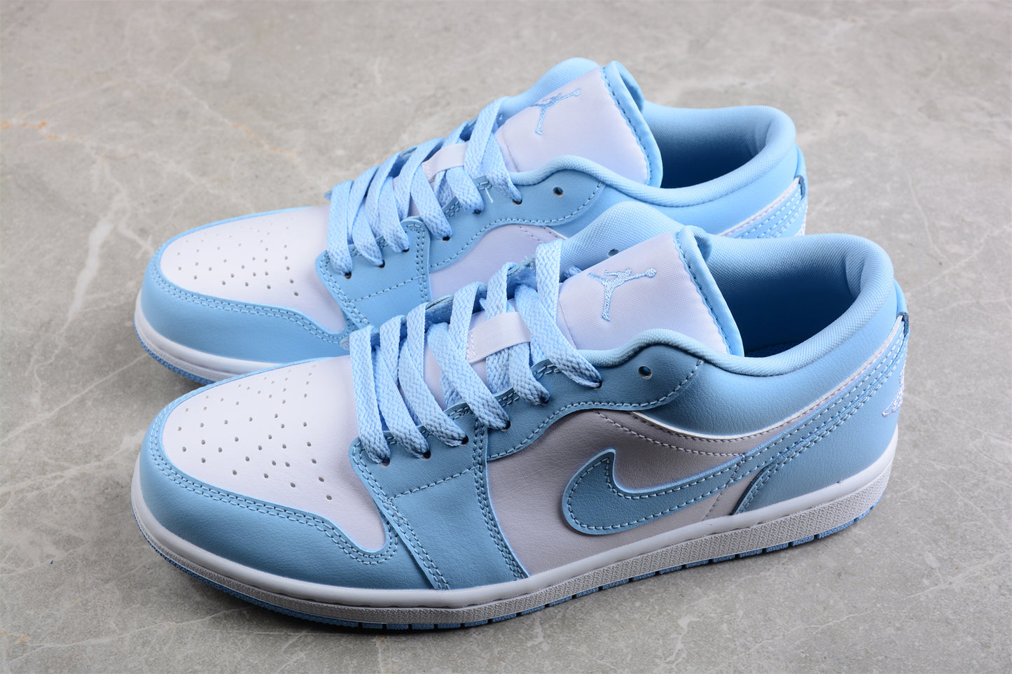 Air Jordan 1 Low "Ice Blue"