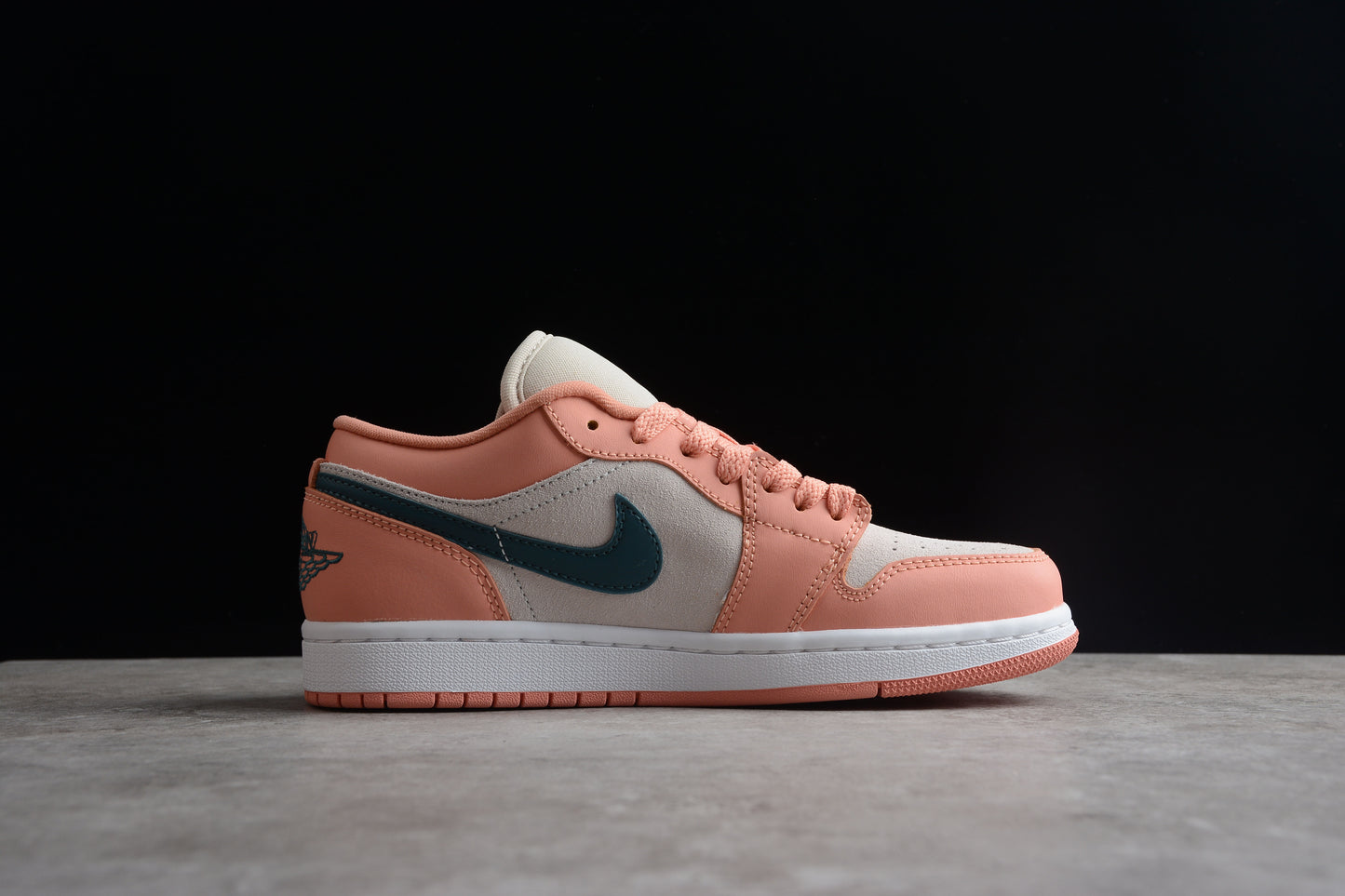 Air Jordan 1 Low "Light Madder Root"