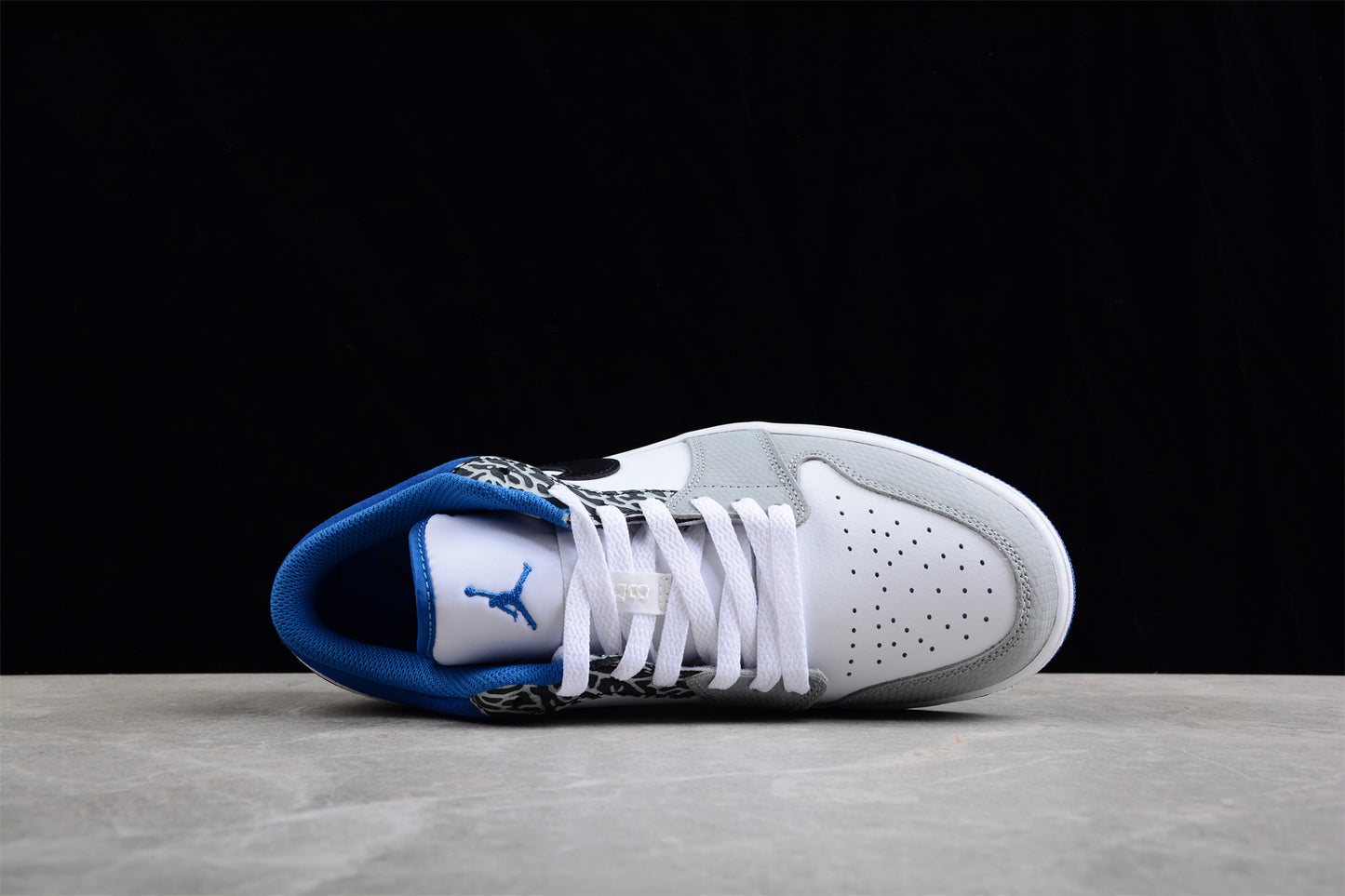 Air Jordan 1 Low "Light Smoke Grey & Dark Marina Blue"