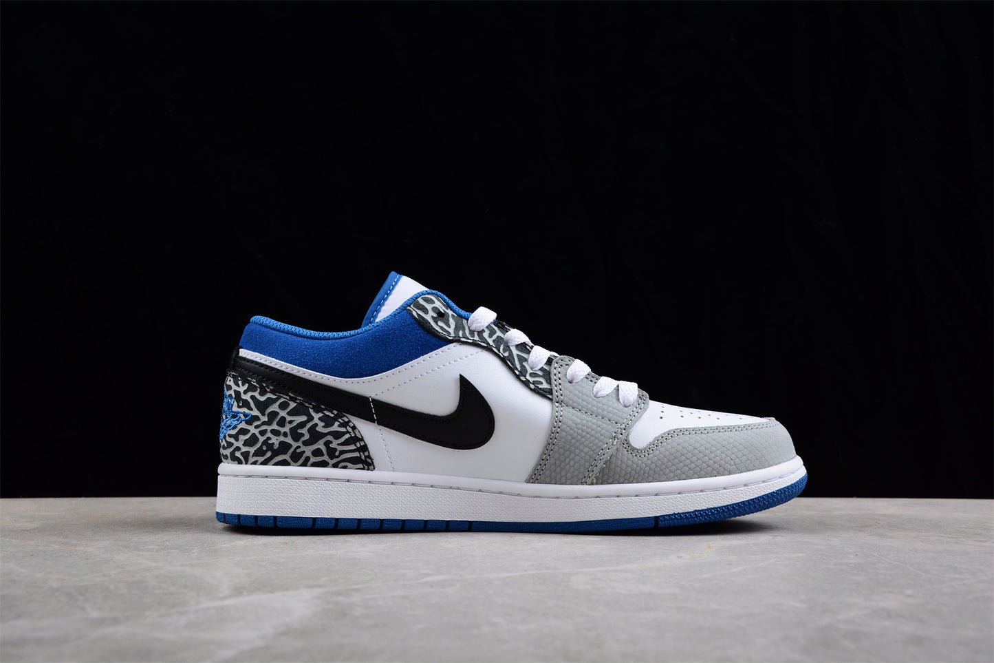 Air Jordan 1 Low "Light Smoke Grey & Dark Marina Blue"