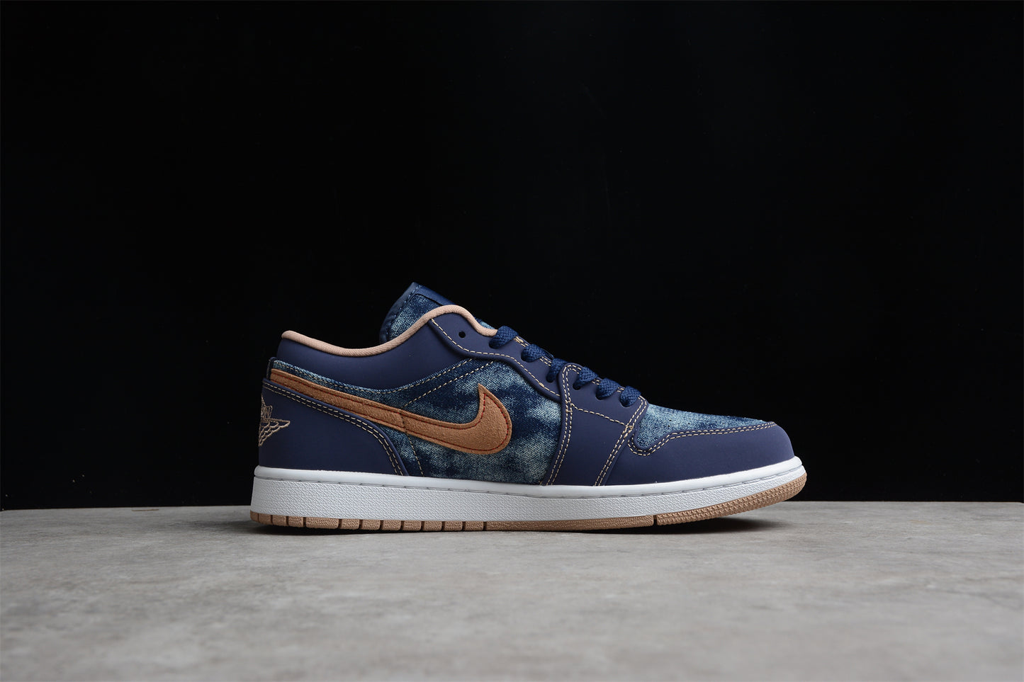 Air Jordan 1 Low SE 'Denim'