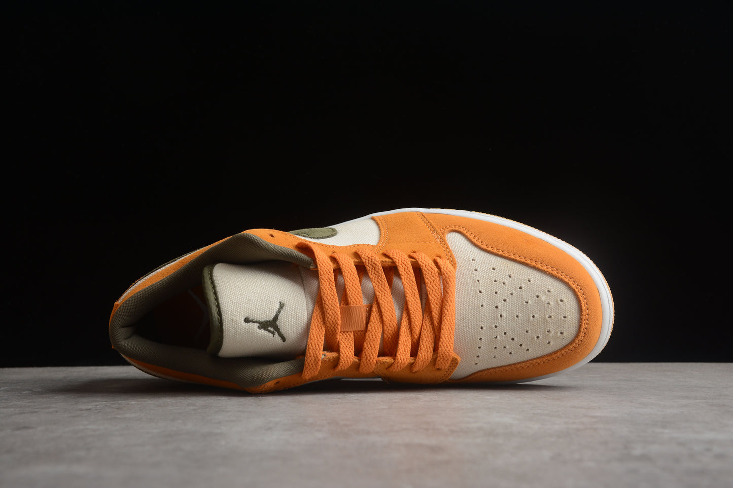 Air Jordan 1 Low SE "Light Curry"