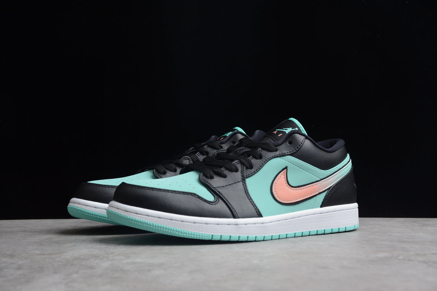 Air Jordan 1 Low SE "Tropical Twist"