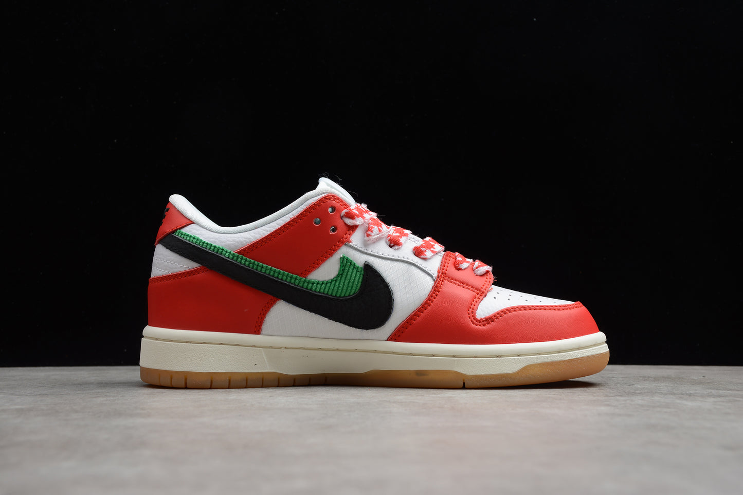 Frame Skate x Nike SB Dunk Low “Habibi”