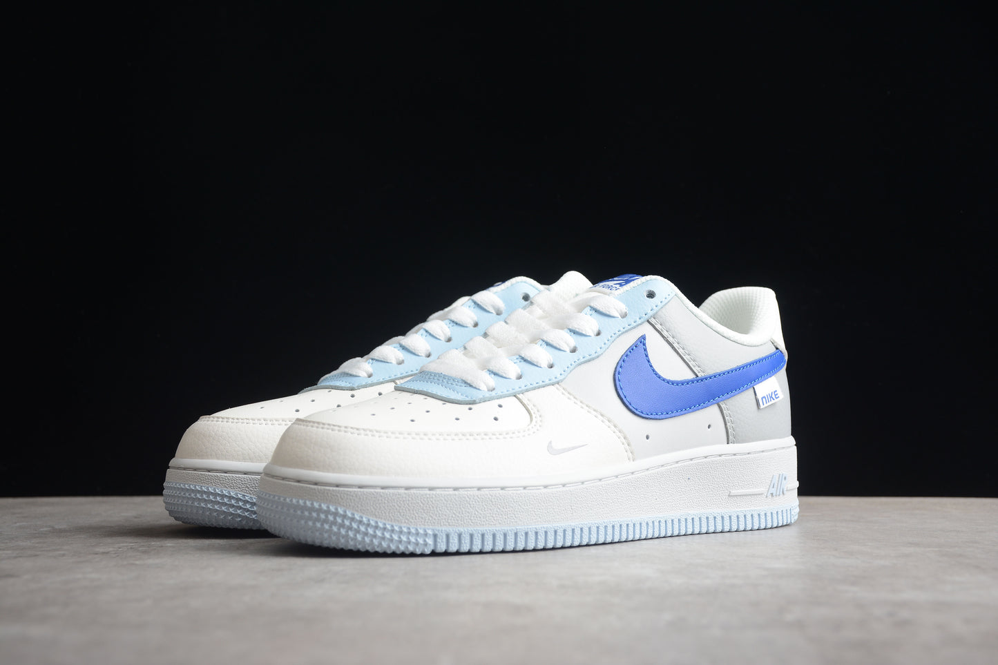 Nike Air Force 1 Low in Light Blue (Outlet Edition)