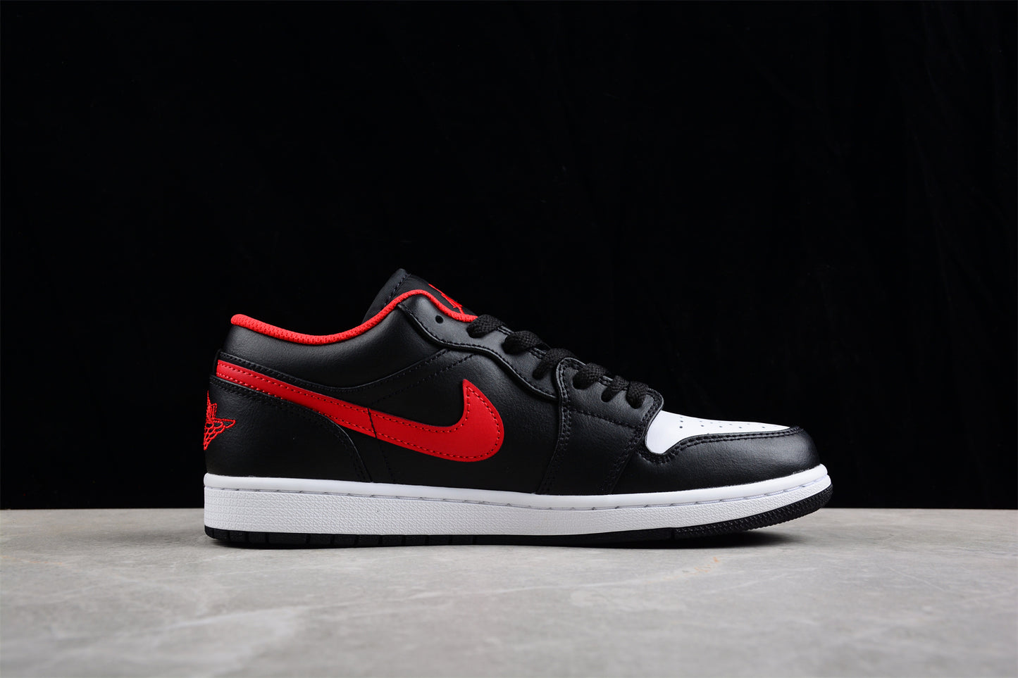 Nike Air Jordan 1 Low (GS) "White Toe"