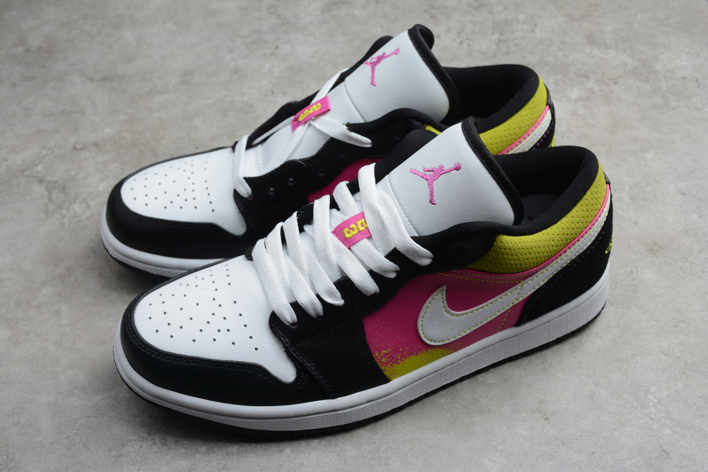 Nike Air Jordan 1 Low SE "Spray Paint"