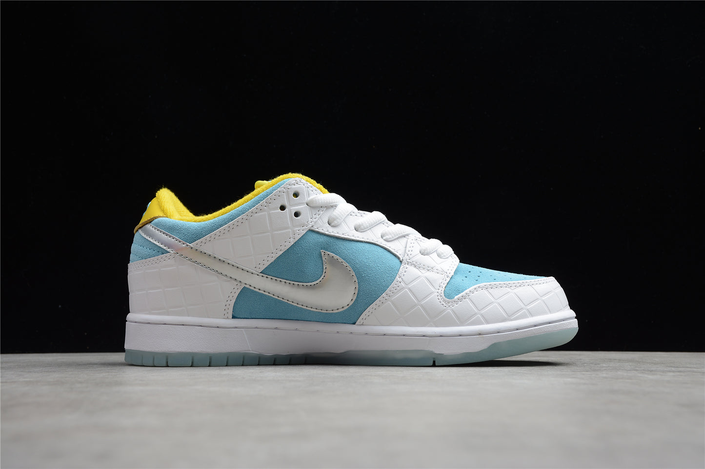 Nike SB Dunk Low FTC "Lagoon Pulse"