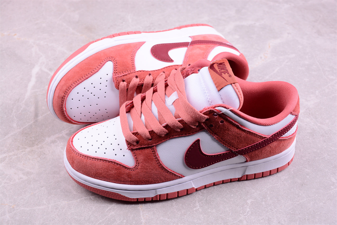 Nike SB Dunk Low Retro "Valentine's Day 2024"