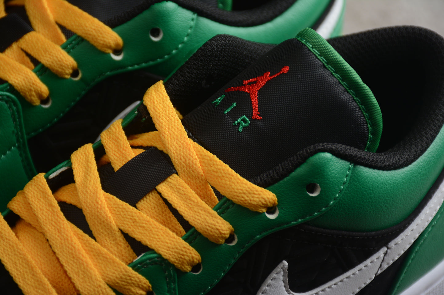Air Jordan 1 Low SE "Holiday Special - Malachite Green" - Best Reps Website 2025