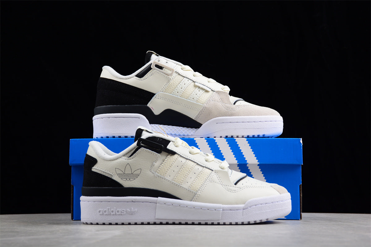 adidas Forum Exhibit Low in Cream White/Black