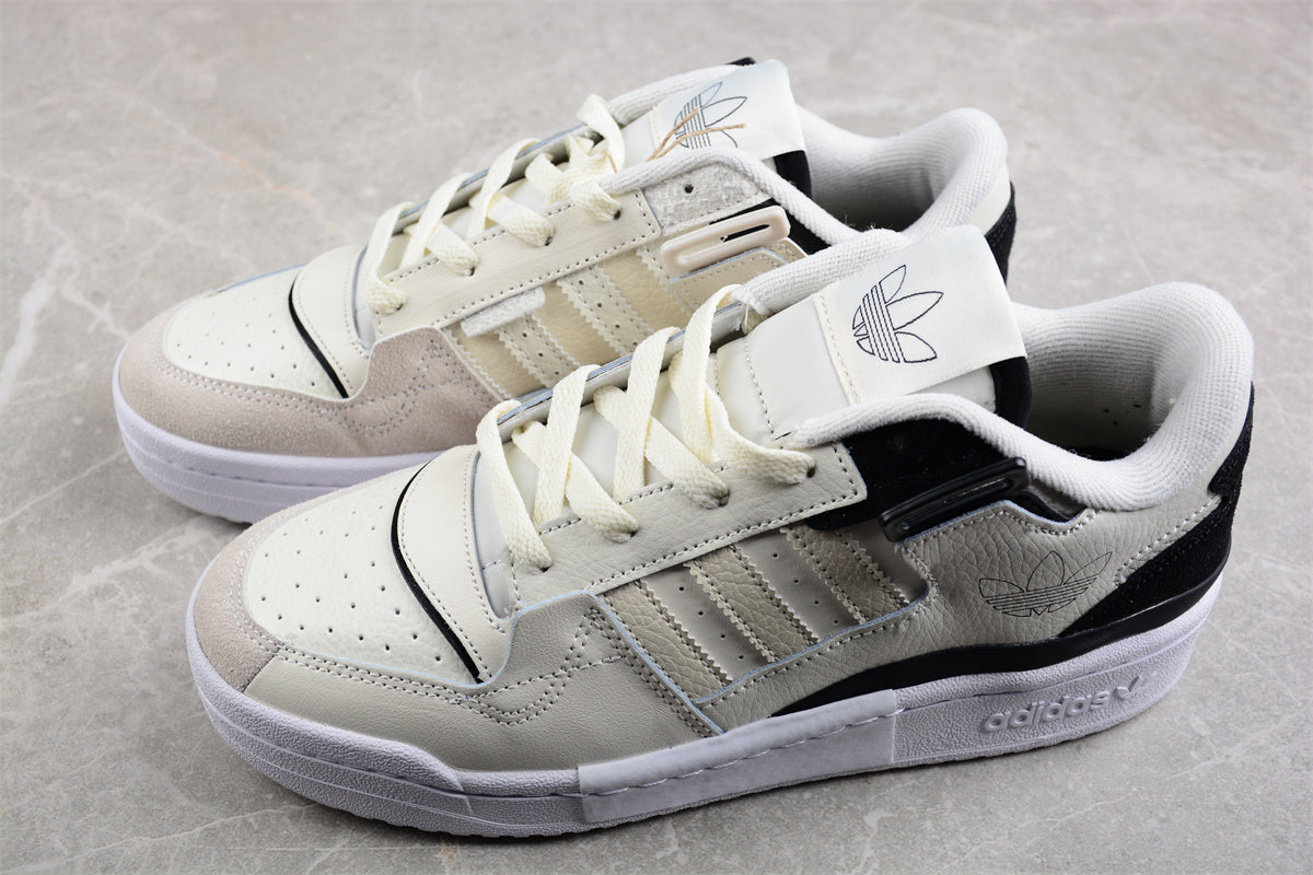 adidas Forum Exhibit Low in Cream White/Black