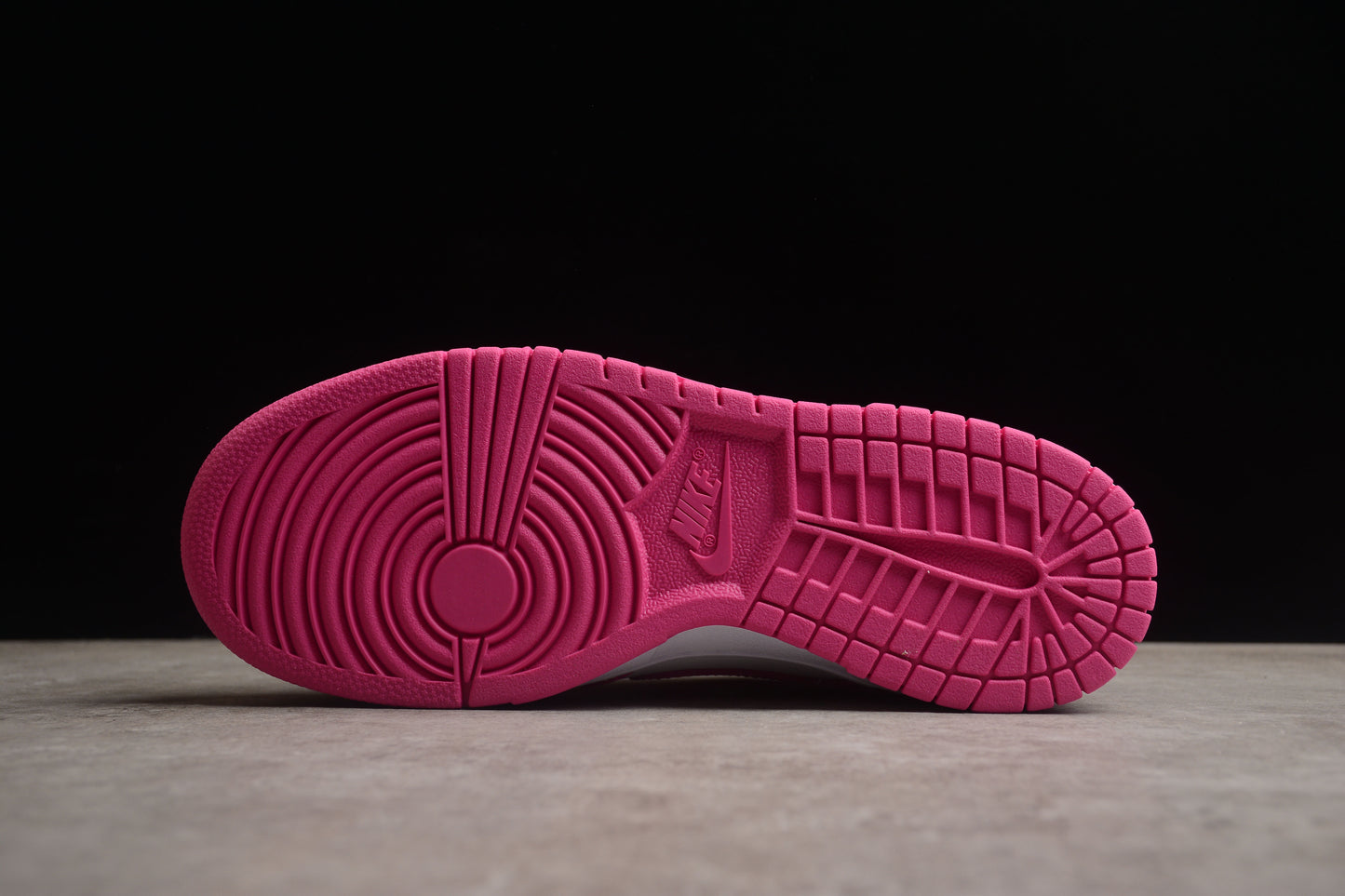 Nike Dunk Low "Laser Fuchsia Pink"