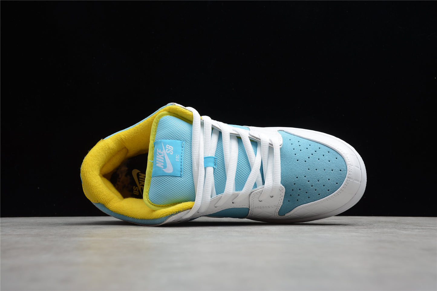 Nike SB Dunk Low FTC "Lagoon Pulse"