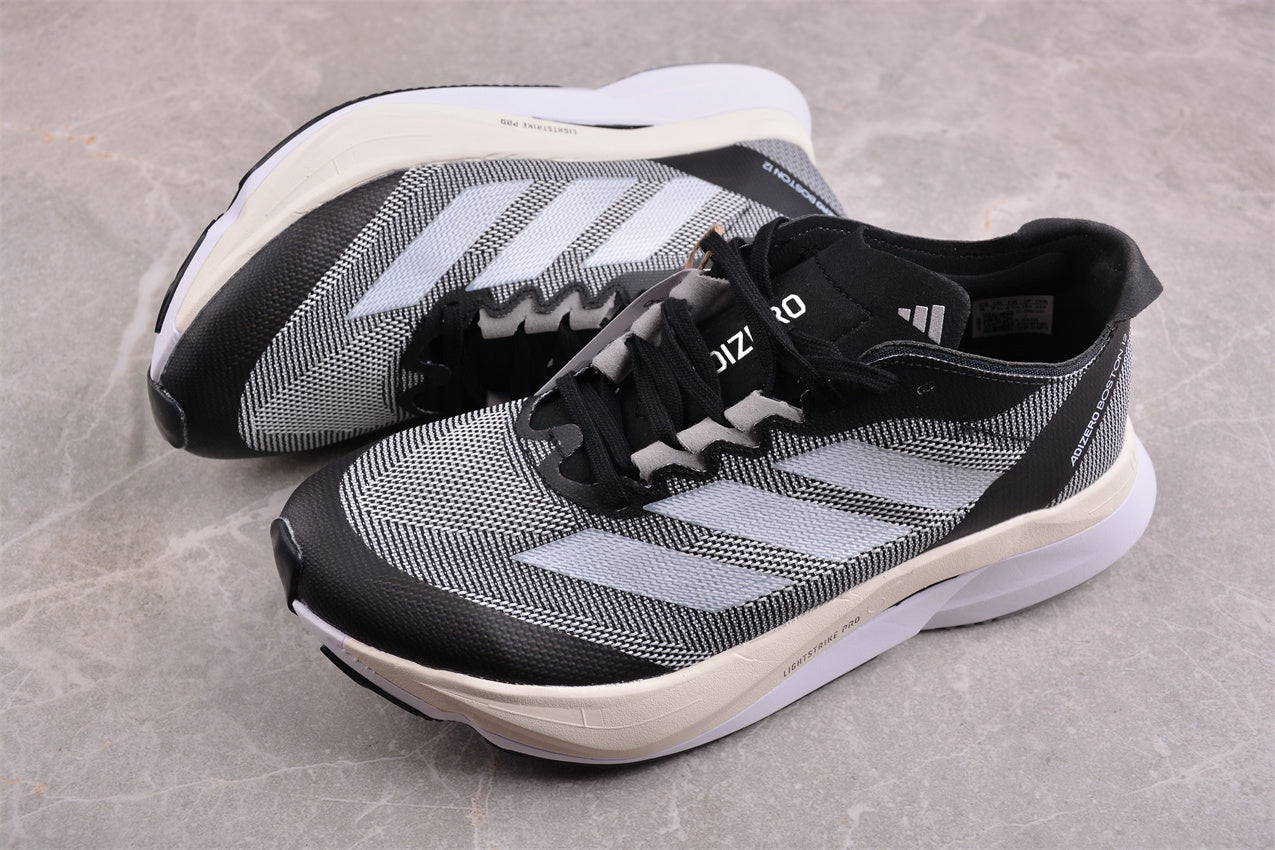 Adidas Adizero Boston 12 Low in Black/White