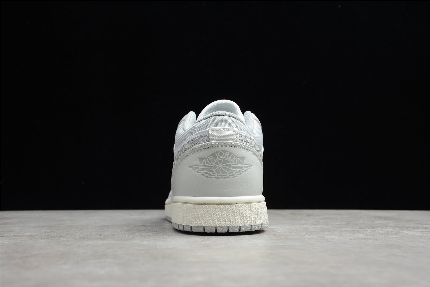 Air Jordan 1 Low “Berlin Grey”