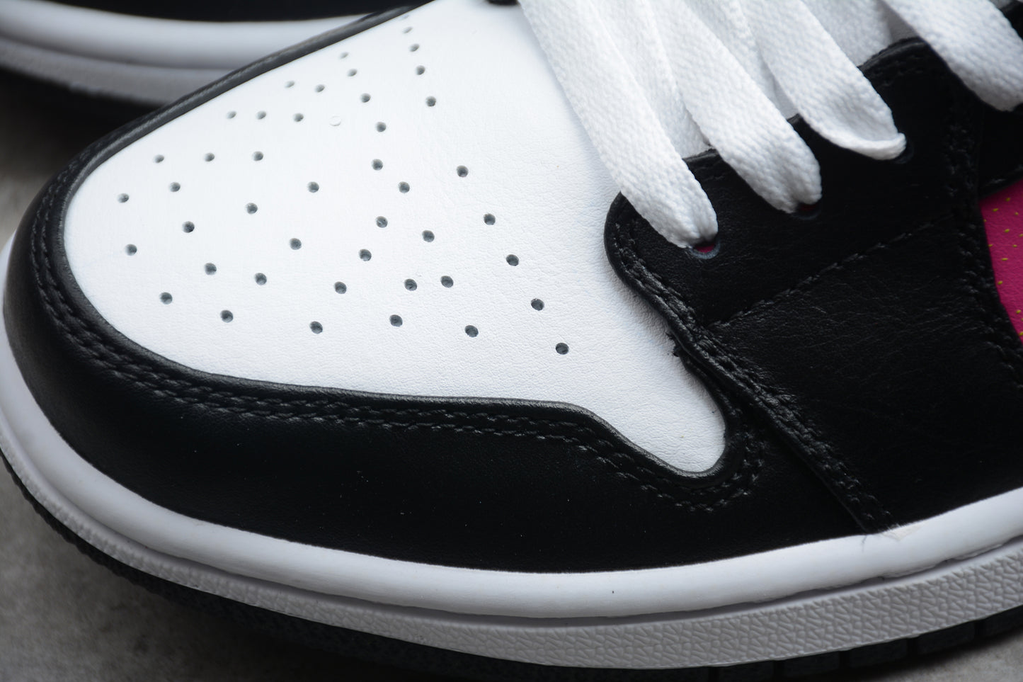 Nike Air Jordan 1 Low SE "Spray Paint"