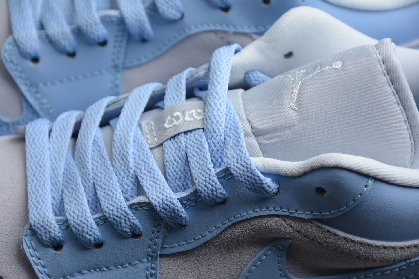 Nike Air Jordan 1 Low W "Football Grey Aluminum"